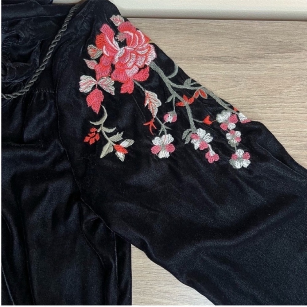 a.n.a Black Velvet Floral Embroidered Long Sleeve Boho Dress Medium - Picture 5 of 13
